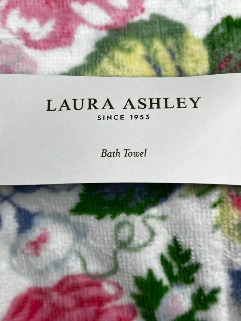 Laura Ashley - ‘Floral pink/blue’ bath towel set. NWT